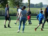 Laatste training S.K.N.W.K. JO11-1JM van seizoen 2022-2023 (partijtje tegen de ouders) (156/221)